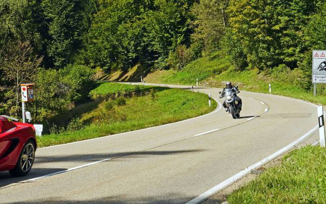 Schwarzwaldhochstraße Motorradfahrer